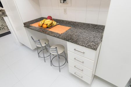 Apartamento à venda com 105m², 2 quartos e 1 vaga Apartamento à venda com 105m², 2 quartos e 1 vagaCozinha - Armários