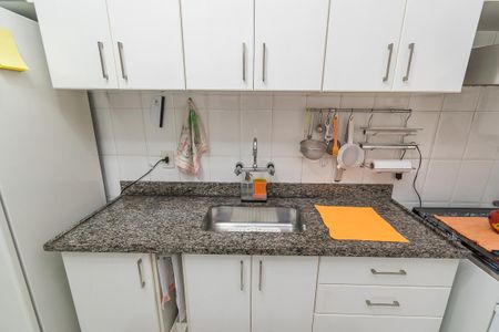 Apartamento à venda com 105m², 2 quartos e 1 vaga Apartamento à venda com 105m², 2 quartos e 1 vagaCozinha