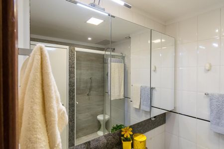 Apartamento à venda com 105m², 2 quartos e 1 vaga Apartamento à venda com 105m², 2 quartos e 1 vagaBanheiro