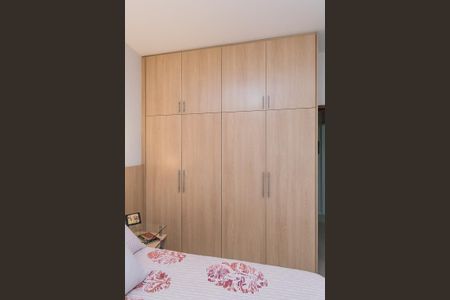 Apartamento à venda com 105m², 2 quartos e 1 vaga Apartamento à venda com 105m², 2 quartos e 1 vagaQuarto 1 - Armários
