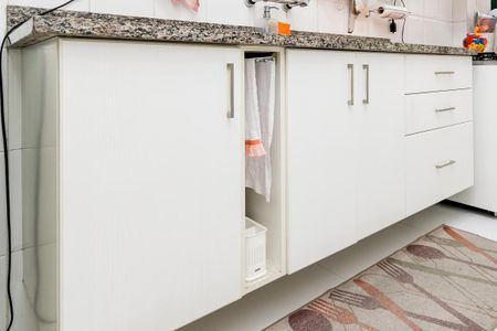 Apartamento à venda com 105m², 2 quartos e 1 vaga Apartamento à venda com 105m², 2 quartos e 1 vagaCozinha - Armários