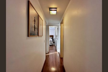 Apartamento à venda com 65m², 2 quartos e 2 vagas Apartamento à venda com 65m², 2 quartos e 2 vagasCorredor Quartos