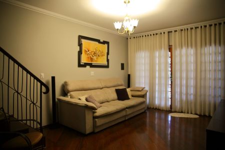 Casa à venda com 200m², 3 quartos e 2 vagasSala