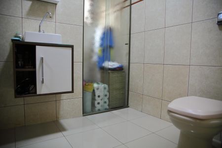 Casa à venda com 200m², 3 quartos e 2 vagasBanheiro