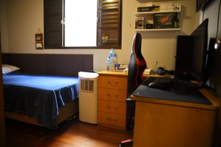 Casa à venda com 200m², 3 quartos e 2 vagasQuarto 2