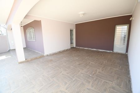 Casa à venda com 130m², 3 quartos e 3 vagasGaragem