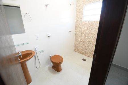 Casa à venda com 130m², 3 quartos e 3 vagasBanheiro Quarto 3 - Suíte