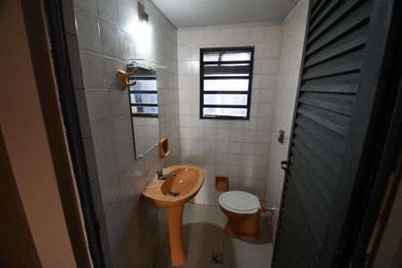 Casa à venda com 130m², 3 quartos e 3 vagasBanheiro de serviço