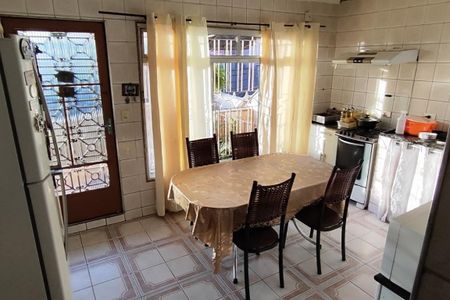 Casa à venda com 140m², 4 quartos e 1 vaga