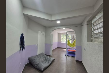 Casa à venda com 240m², 5 quartos e 2 vagas