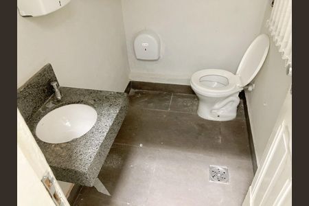 Casa à venda com 240m², 5 quartos e 2 vagas
