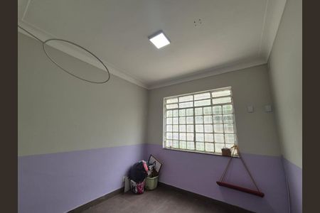 Casa à venda com 240m², 5 quartos e 2 vagas