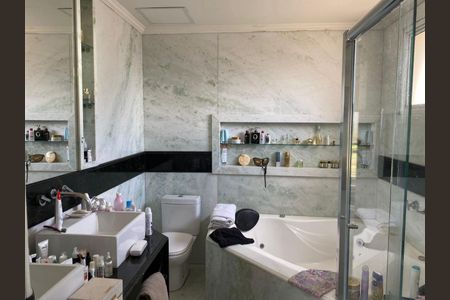 Apartamento à venda com 205m², 4 quartos e sem vaga