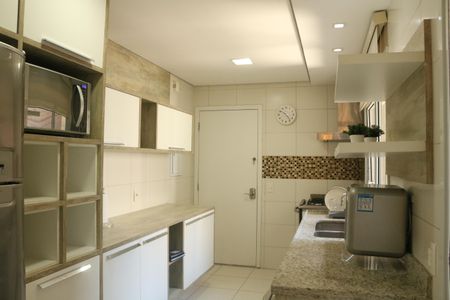 Apartamento para alugar com 160m², 4 quartos e 3 vagasCozinha