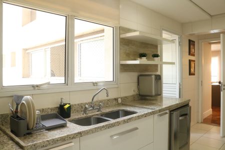 Apartamento para alugar com 160m², 4 quartos e 3 vagasCozinha