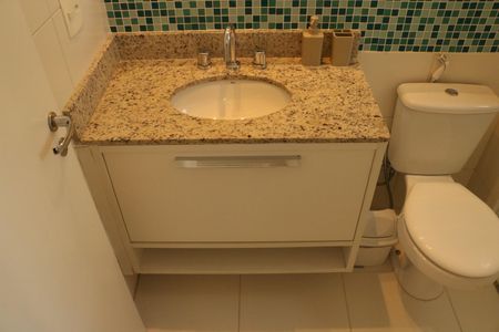 Apartamento para alugar com 160m², 4 quartos e 3 vagasBanheiro da Suíte 1