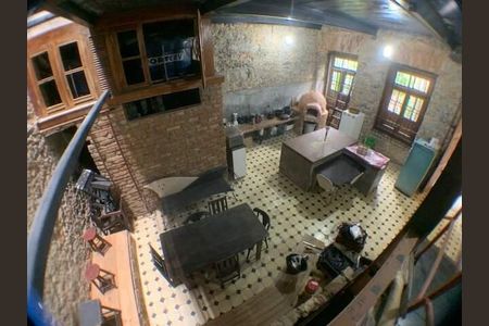 Casa à venda com 234m², 5 quartos e sem vaga