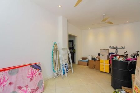 Casa à venda com 227m², 4 quartos e 1 vaga