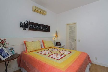 Casa à venda com 227m², 4 quartos e 1 vaga