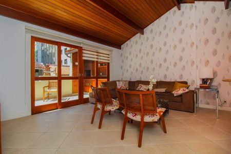 Casa à venda com 227m², 4 quartos e 1 vaga