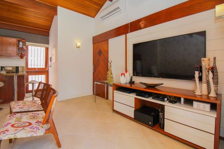 Casa à venda com 227m², 4 quartos e 1 vaga