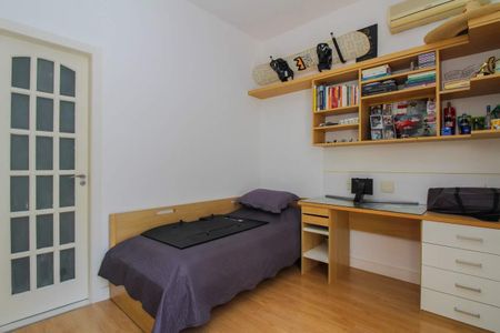 Casa à venda com 227m², 4 quartos e 1 vaga