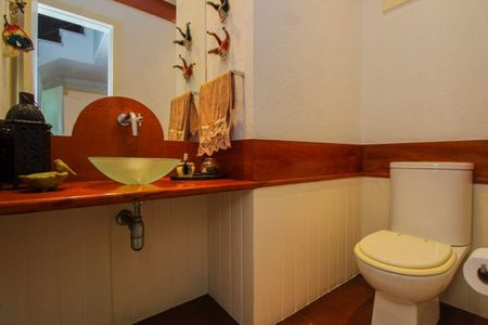 Casa à venda com 227m², 4 quartos e 1 vaga