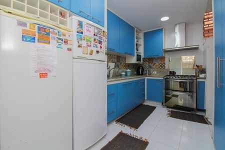 Casa à venda com 227m², 4 quartos e 1 vaga