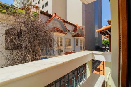 Casa à venda com 227m², 4 quartos e 1 vaga