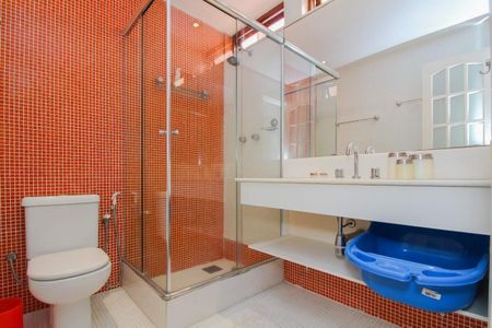 Casa à venda com 227m², 4 quartos e 1 vaga