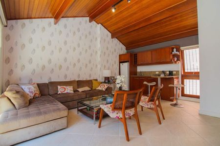Casa à venda com 227m², 4 quartos e 1 vaga