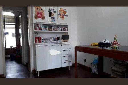 Casa à venda com 156m², 3 quartos e 2 vagas