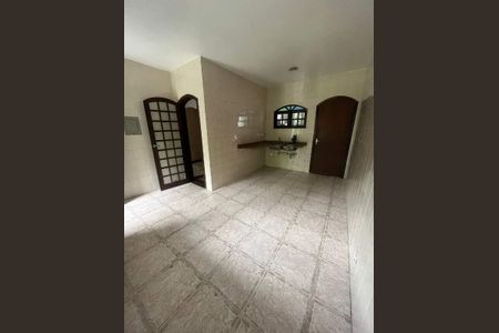 Casa à venda com 229m², 4 quartos e 2 vagas