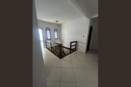 Casa à venda com 229m², 4 quartos e 2 vagas