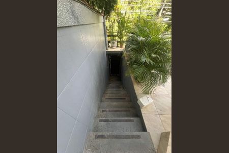 Casa à venda com 229m², 4 quartos e 2 vagas