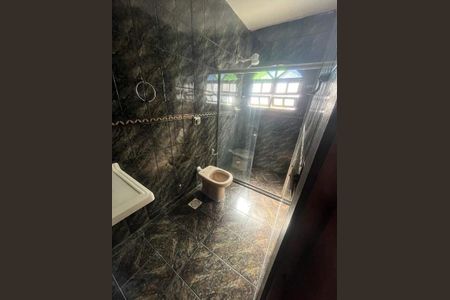 Casa à venda com 229m², 4 quartos e 2 vagas