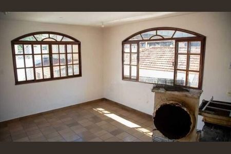 Casa à venda com 242m², 3 quartos e 2 vagas