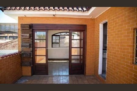 Casa à venda com 242m², 3 quartos e 2 vagas