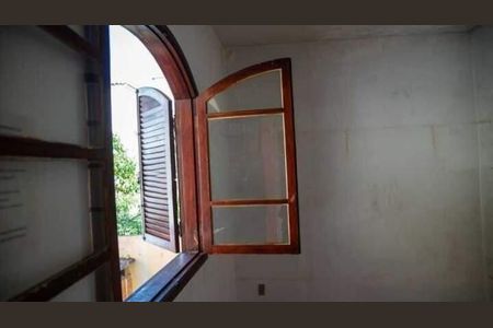 Casa à venda com 242m², 3 quartos e 2 vagas