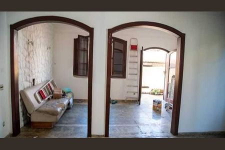 Casa à venda com 242m², 3 quartos e 2 vagas