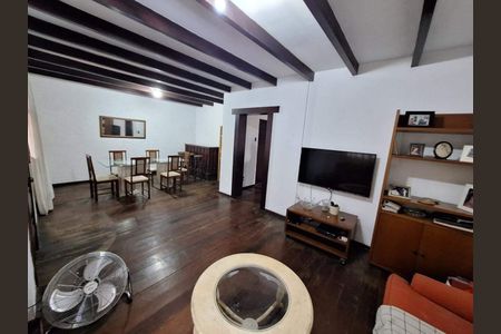Casa à venda com 306m², 5 quartos e 5 vagas