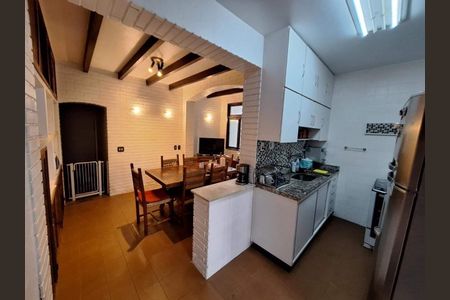 Casa à venda com 306m², 5 quartos e 5 vagas