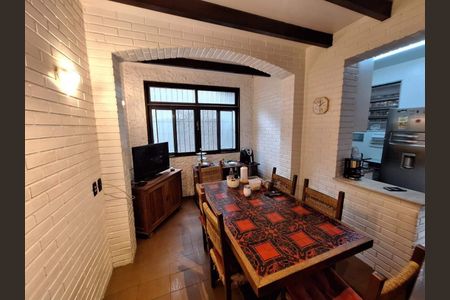 Casa à venda com 306m², 5 quartos e 5 vagas