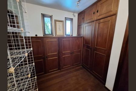 Casa à venda com 306m², 5 quartos e 5 vagas