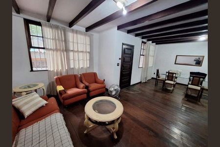 Casa à venda com 306m², 5 quartos e 5 vagas