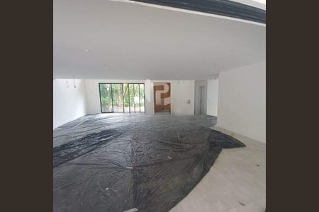 Casa à venda com 626m², 5 quartos e 3 vagas