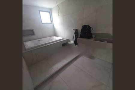 Casa à venda com 626m², 5 quartos e 3 vagas