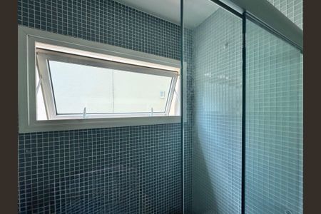 Casa à venda com 612m², 5 quartos e 4 vagasSuíte 3 - Banheiro