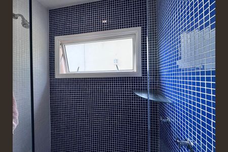 Casa à venda com 612m², 5 quartos e 4 vagasSuíte 1 - Banheiro