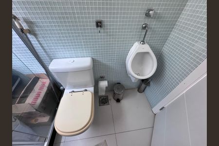 Casa à venda com 612m², 5 quartos e 4 vagasSuíte 3 - Banheiro